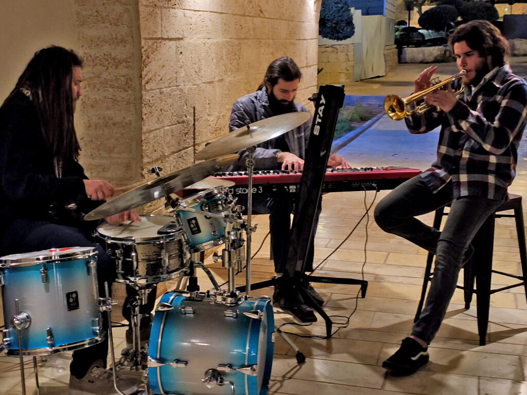 מוזיקאים מקומיים באילת