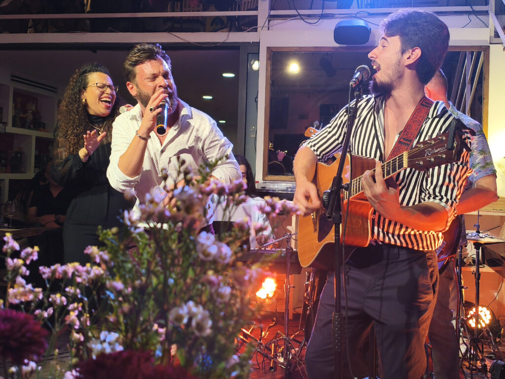 תאטרון אלעד מופיע ביינות אילת