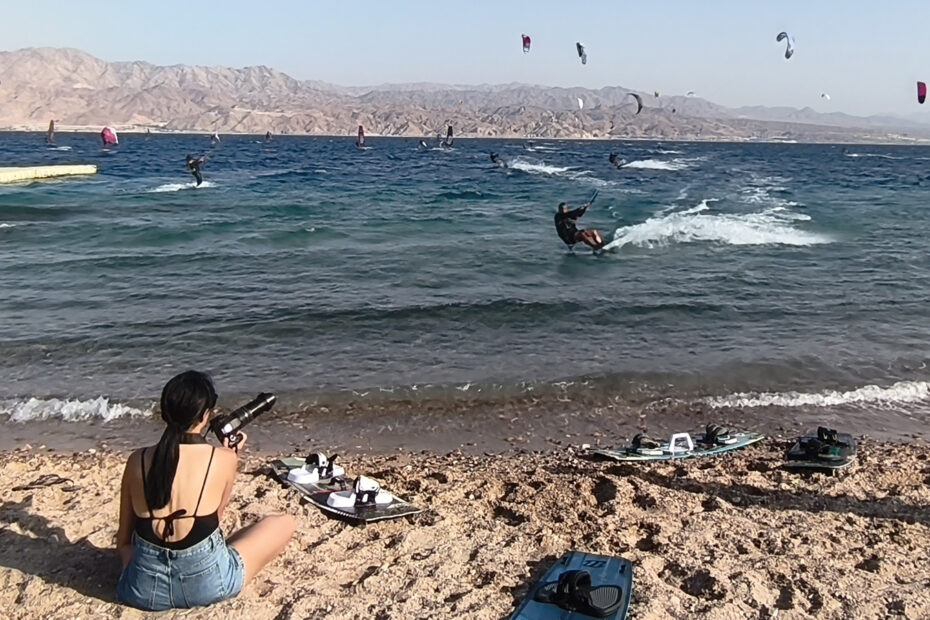 נטלי ואחיעד על החוף