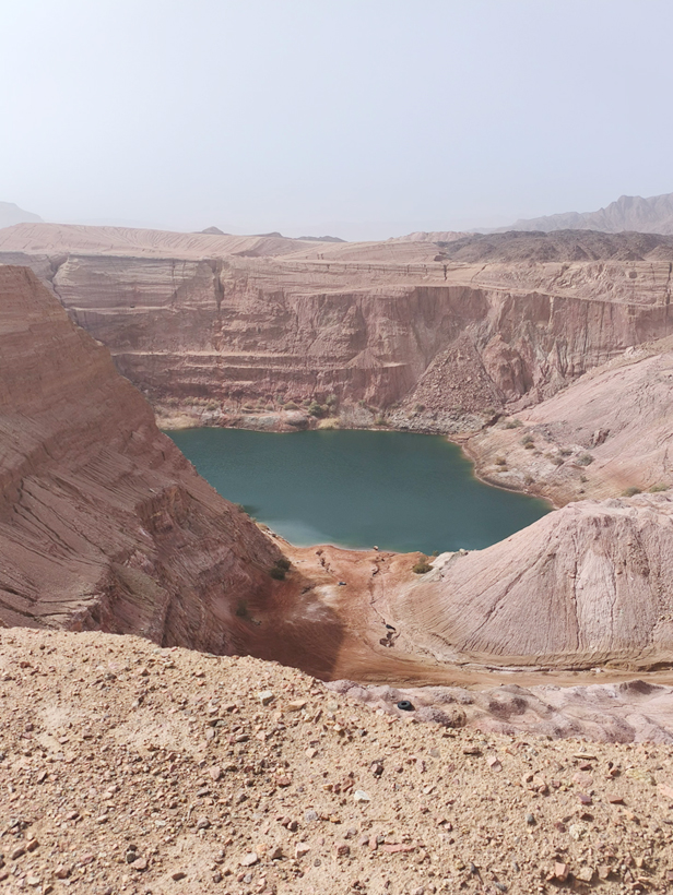 האגם הנעלם - אגם צלול בלב מדבר לצד כביש 90, 25 קמ' מאילת