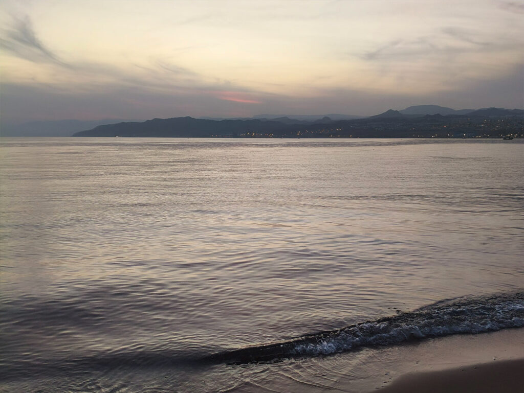 חוף שקט באילת