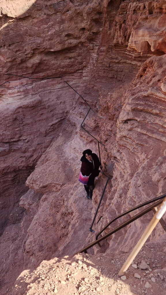 טיפוס חזרה במסלול הקצר בקניון האדום