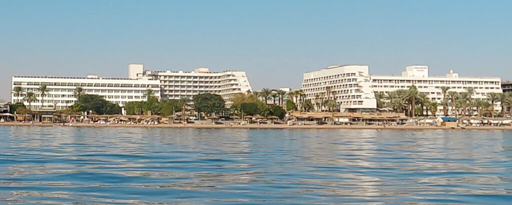 כל המלונות באילת - רשימה. בתמונה בתי מלון בחוף הצפוני - תמונה מהים